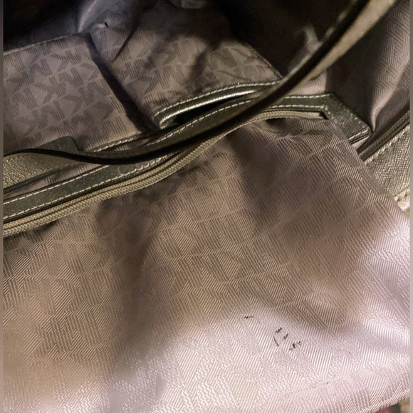 Michael Kors~Michael by Michael Kors Metallic Silver Leather Jet Set Traveler XL - Picture 17 of 17